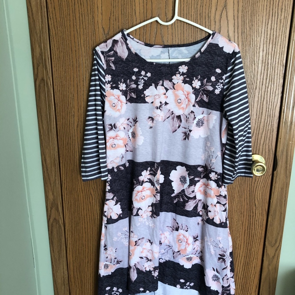 Boutique brand tunic dress with pockets!
